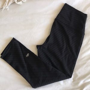 Alo Yoga High-Waisted Crop Leggings